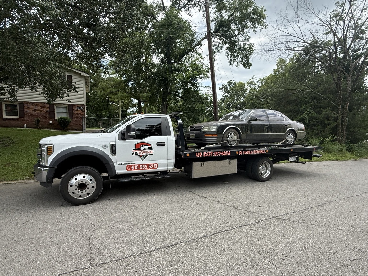 615 Towing LLC flatbed tow truck in Murfreesboro